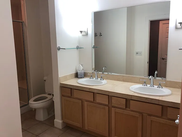 1630 N Clarkson St #402 — Photo 10