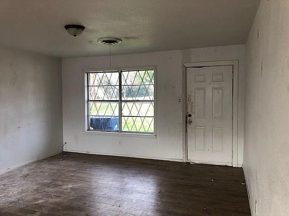 5th image of 503 S College Dr APT B