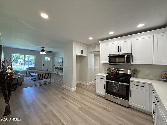 5th image of 3005 E HUBBELL Street
