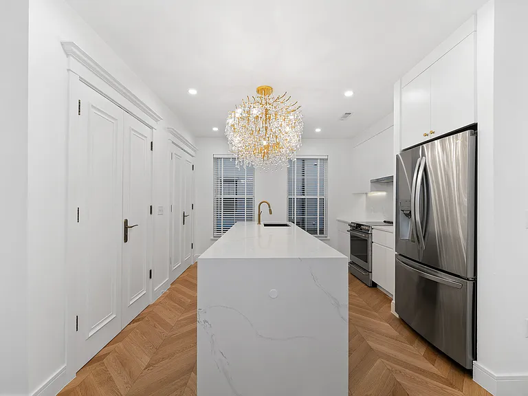 325 SW 5th St — Photo 12