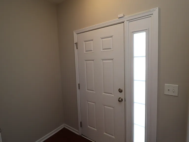 110 Fanwood Ct — Photo 3