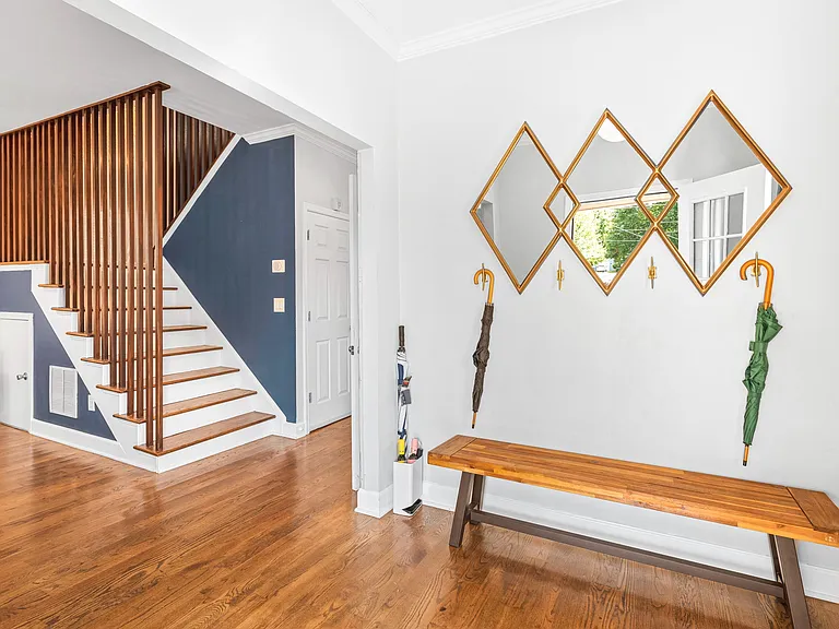 132 Crumley St SE — Photo 8