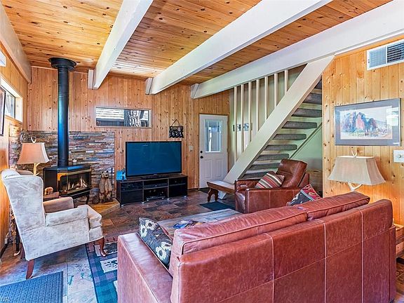 2nd image of 930 Fairway Park Dr #5