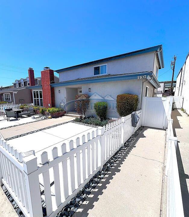 1st image of 1107 Opal St APT D