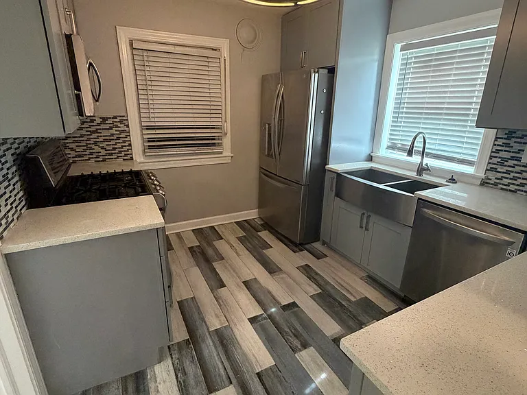 9400 S Wabash Ave — Photo 5