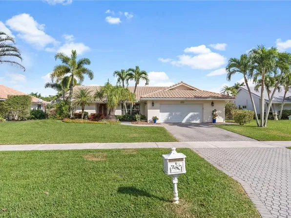 2445 Lakes Dr, Deerfield Beach, FL 33442