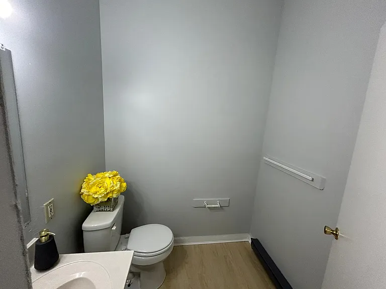 206 E Ayre St #15 — Photo 11