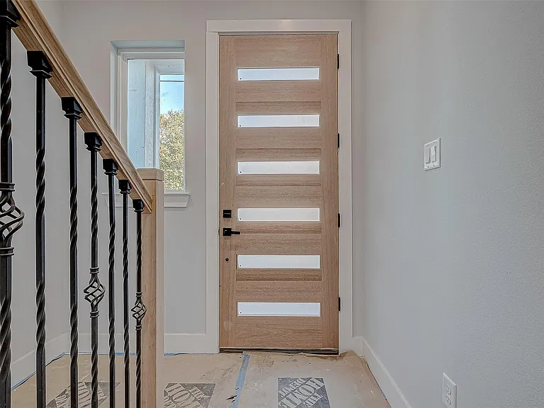 6840 Del Rio St — Photo 16