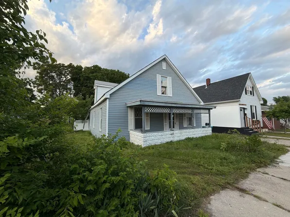 47 W Penning Ave, Wood River, IL 62095