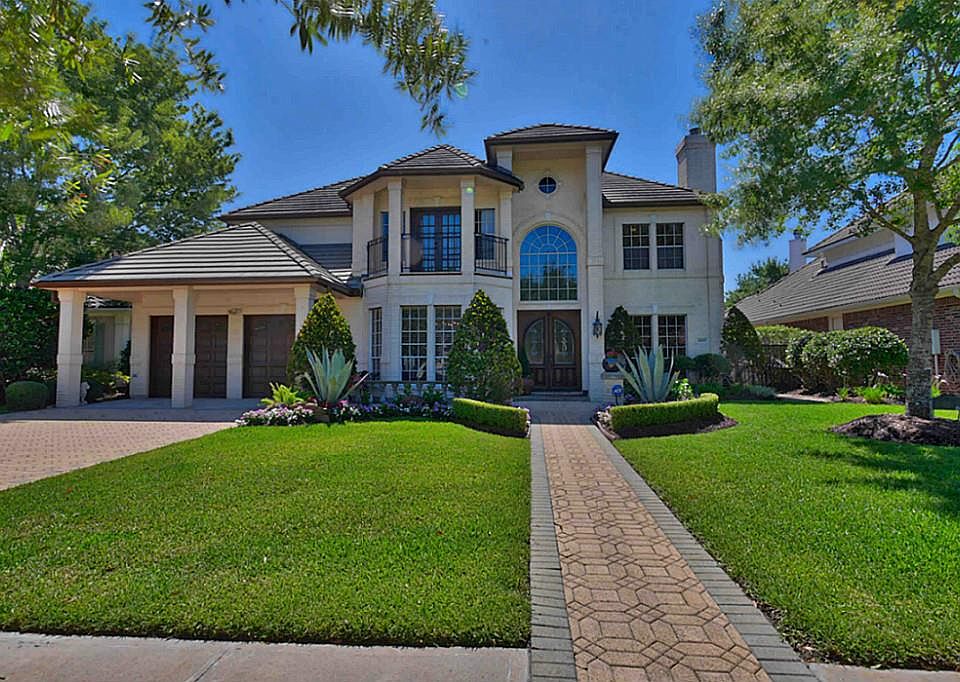 1st image of 18915 Windsor Lakes Dr
