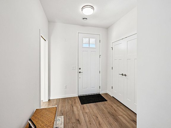 5th image of 1896 Aster Ct