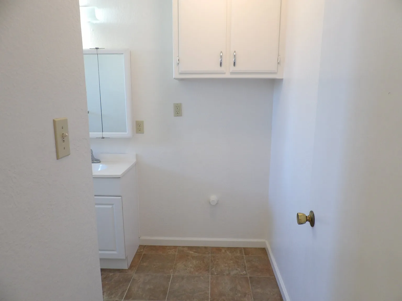 18307 Sierra Dr — Photo 4