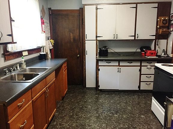 3rd image of 3225 Parkwood Ave