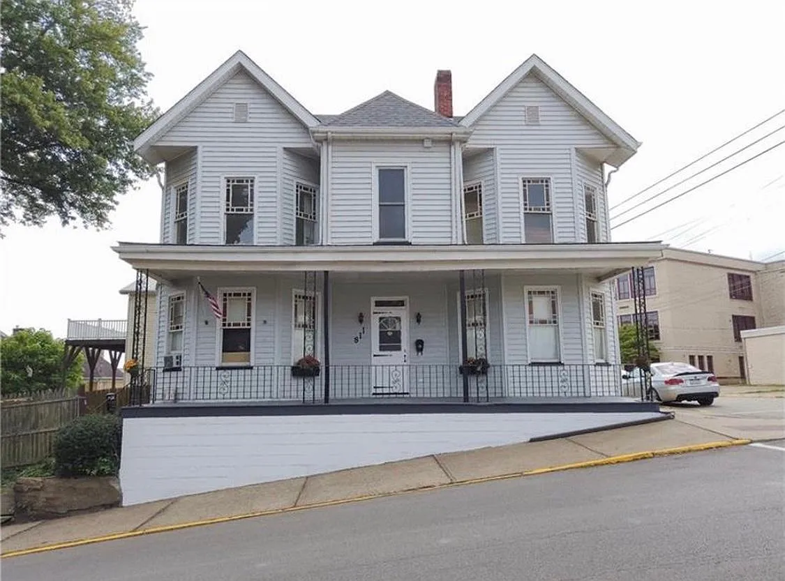 811 Lock St photo 1