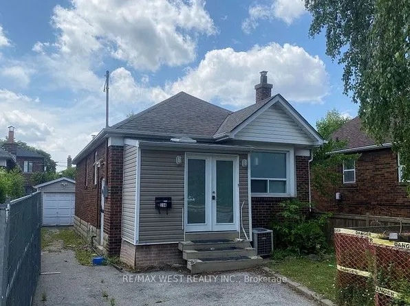 236 Cedric Ave, Toronto, ON M6C 3Y1