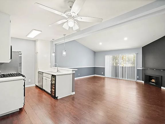 4th image of 5500 Lindley Ave #209