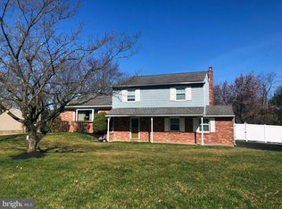 75 W Patricia Rd, Southampton, PA 18966