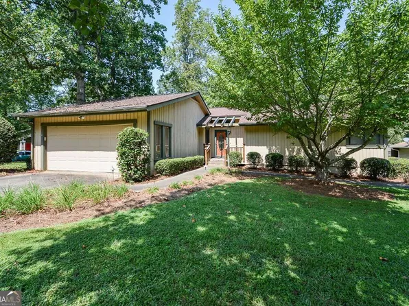 6906 Springwood Dr, Douglasville, GA 30135