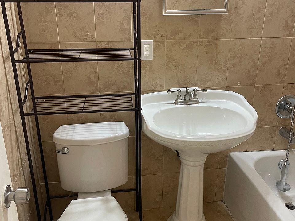 2nd image of 6100 SW 22nd St #1