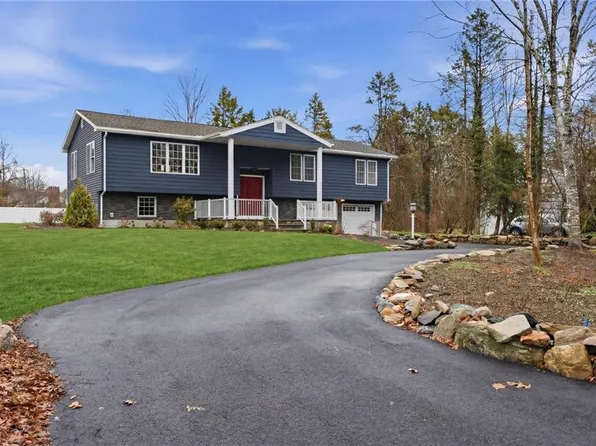 4 Shore Rd, Westerly, RI 02891