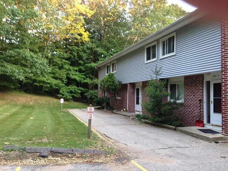 201 Baxter Rd #C — Photo 1