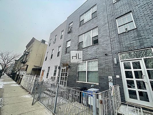 1st image of 201 Menahan St #1