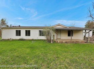 1435 W Gratiot County Line Rd, Saint Johns, MI 48879