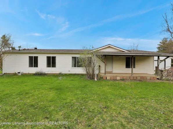 1435 W Gratiot County Line Rd, Saint Johns, MI 48879