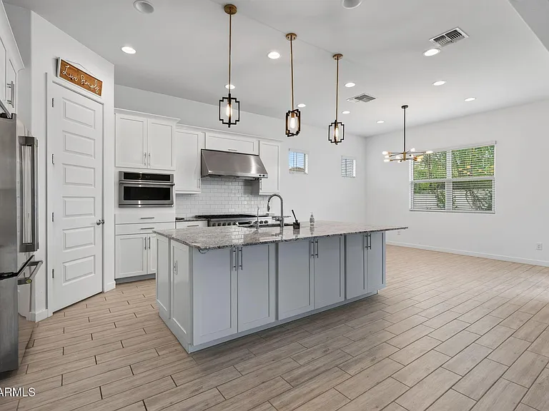 203 E Birchwood Pl — Photo 18