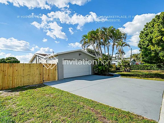 3rd image of 1814 Pinehurst Dr