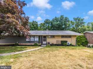 13421 Windsor Dr, Hagerstown, MD 21742