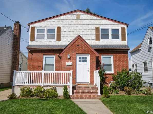 9 Court Street, Elmont, NY 11003
