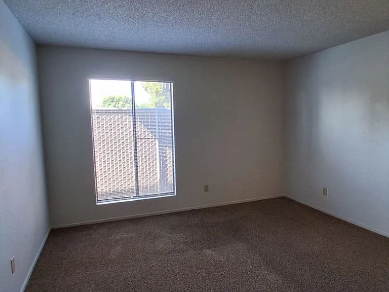 4597 N Emerson Ave — Photo 11