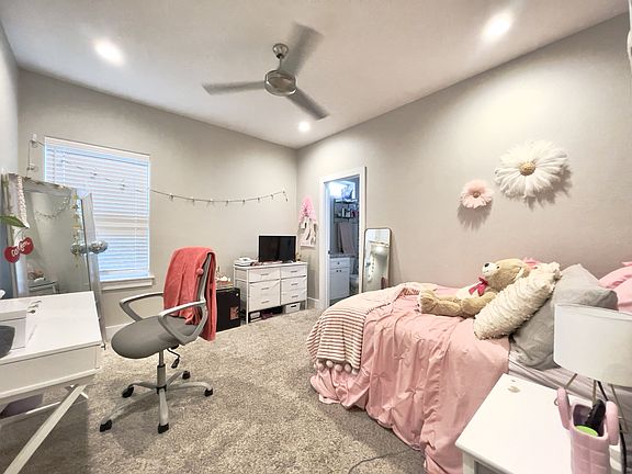 5th image of 308 Poplar St Unit B-1-1