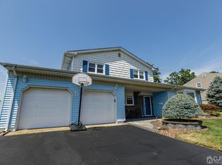 5 Piech Pl, Sayreville, NJ 08872