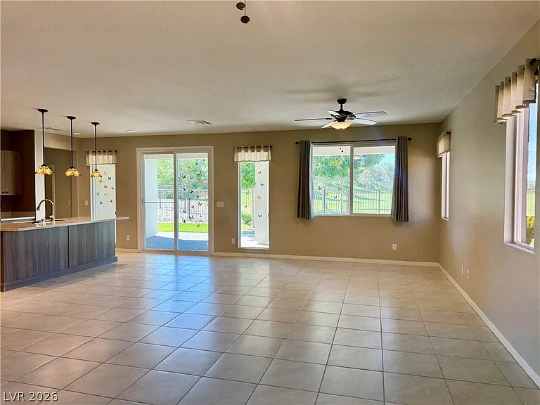 5025 E Beacon Ridge Dr — Photo 10