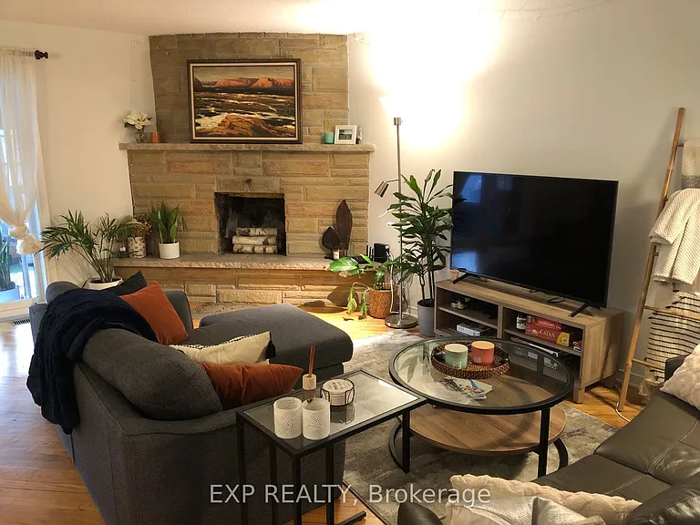 240 Breezehill Ave S #1 — Photo 10