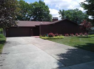 722 Riverside Dr, Linden, MI 48451