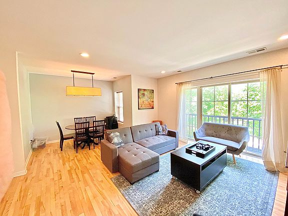 2nd image of 1125 W Washburne Ave Unit 201