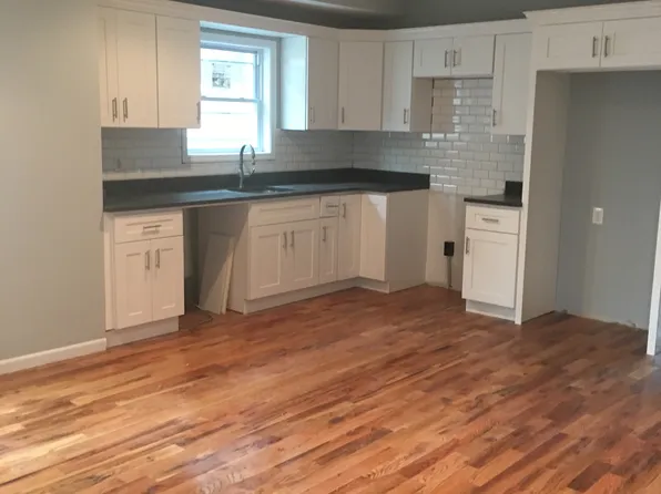 22011 139th Ave, Laurelton, NY 11413
