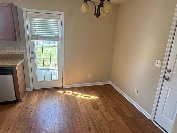 4th image of 1626 Daisy Park Dr