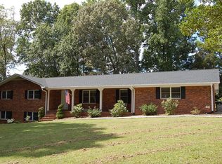 4880 Regalwood Dr, Winston Salem, NC 27107