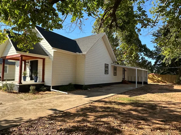 217 NE 4th St, Blanchard, OK 73010
