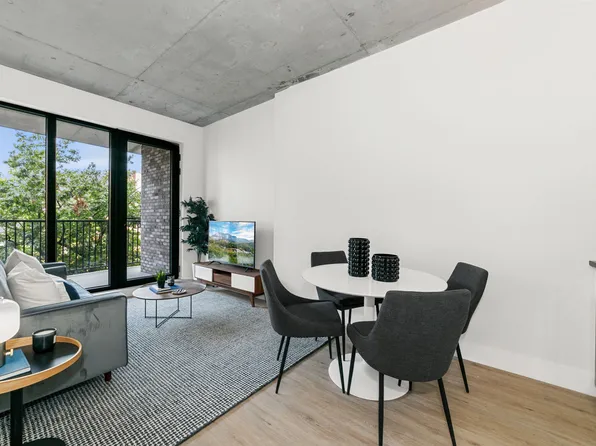 831 Flatbush Avenue image 1 of 9