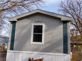 203 6th St, Comfort, TX 78013