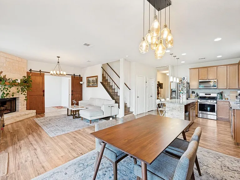 6909 Longford Trl — Photo 8