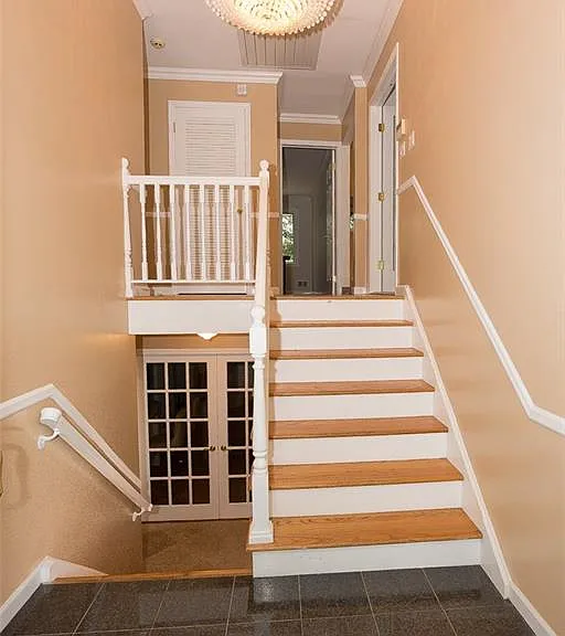 49 Soulice Pl — Photo 2