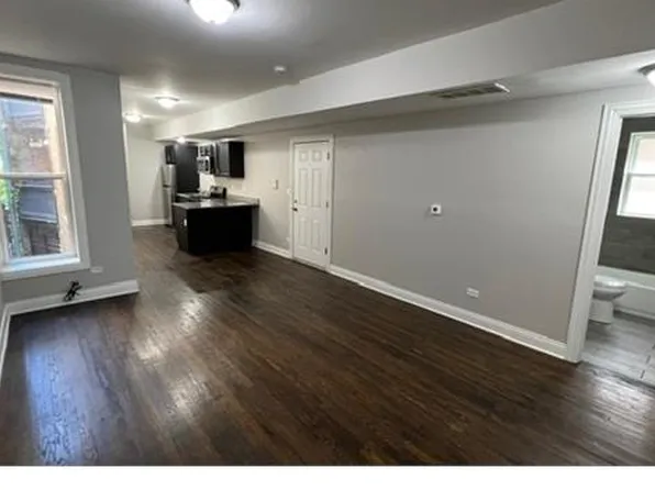 7823 S Essex Ave #1A, Chicago, IL 60649