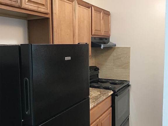 2nd image of 555 13th Pl APT 07