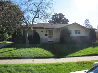 8735 W Petersik St, Milwaukee, WI 53224